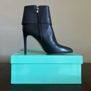 NWT - Giordana F. -  Fold Over Ankle Booties with Buckles - 39 IT / US 9